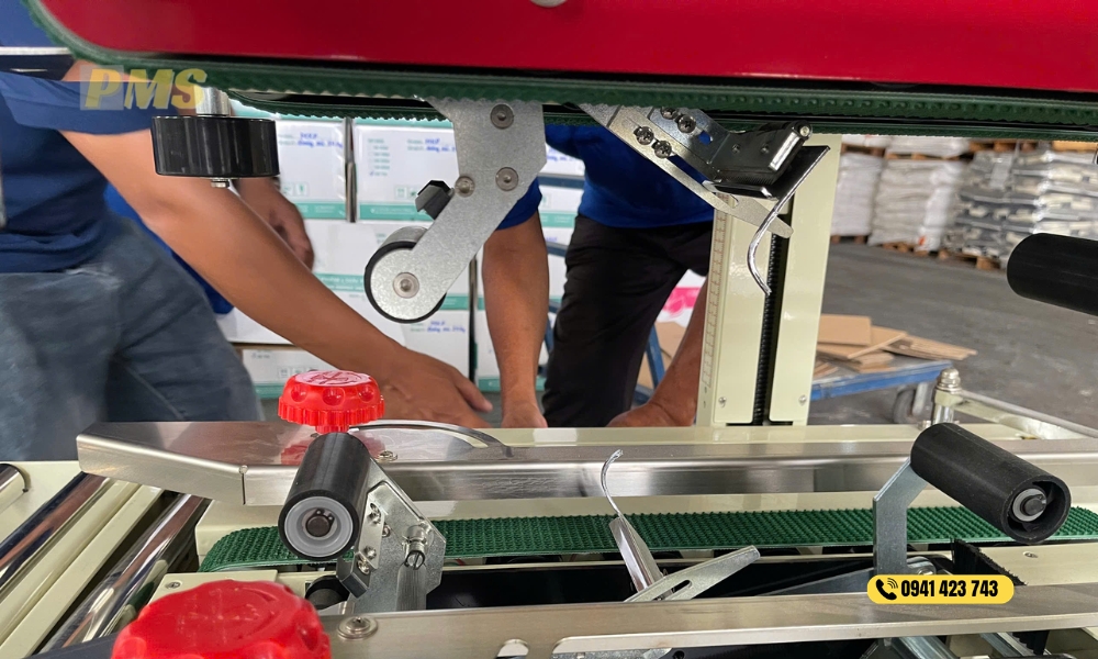 máy dán thùng carton